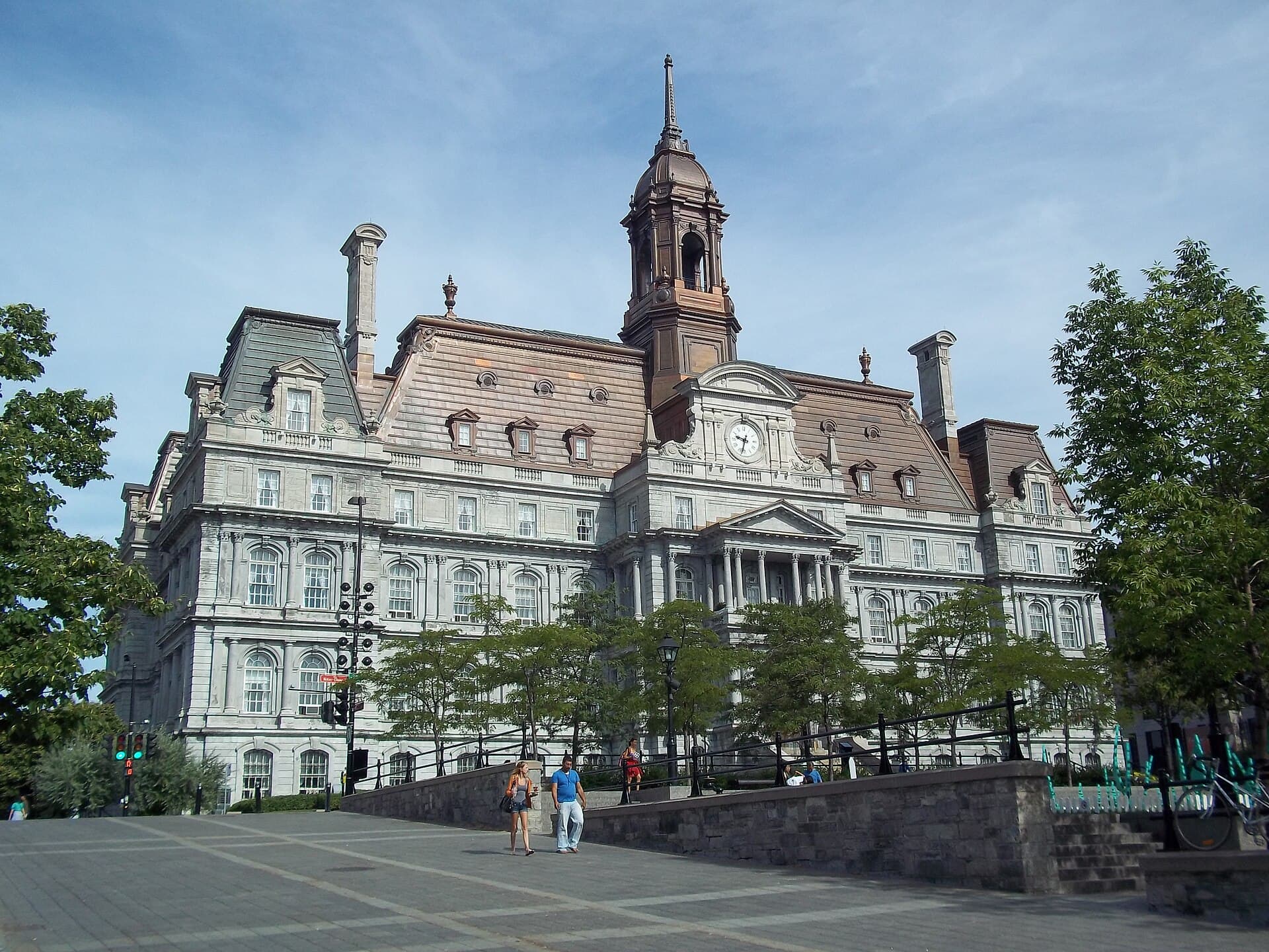 Montreal travel planning photo showing Hôtel de ville de Montréal