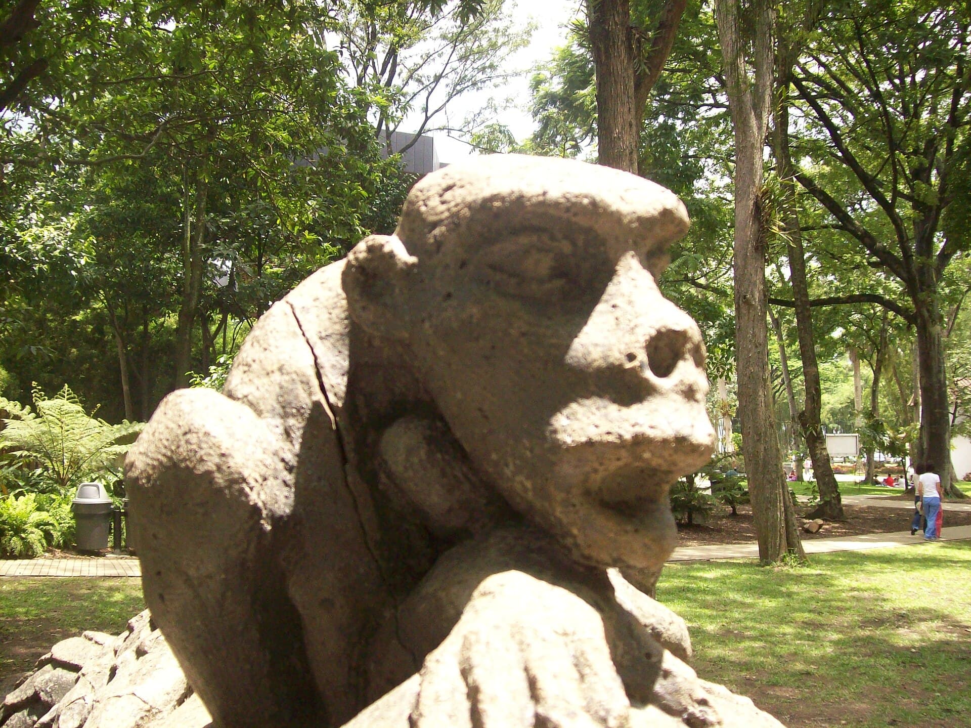 Medellin travel planning photo showing Detalle de la Madre Monte, obra de Jose Horacio Betancur en el Jardín Botánico de Medellín